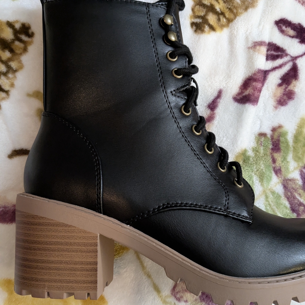 Soda Black Chunky Heel Lace-Up Boots - Picture 3 of 10